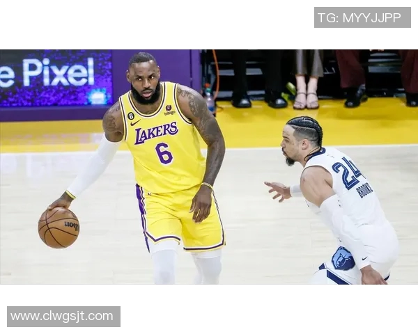 湖人大胜灰熊，戴维斯砍下25分，完美演绎冠军风采