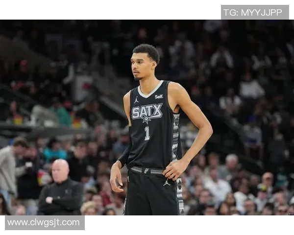 文班亚马新赛季表现惊艳场均20分10篮板3盖帽引领新秀竞争